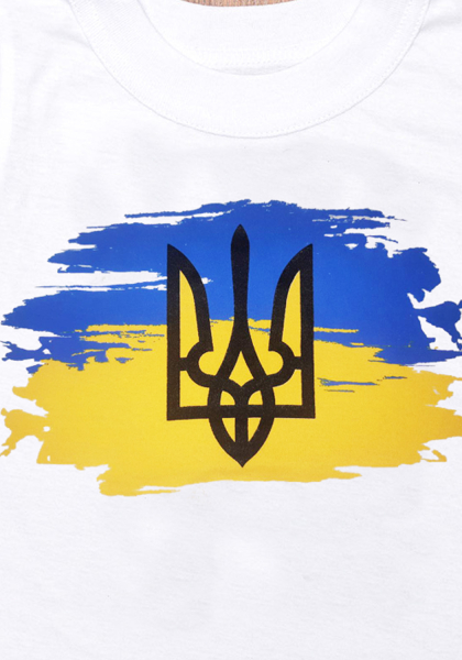 Футболка з принтом тризуб біла